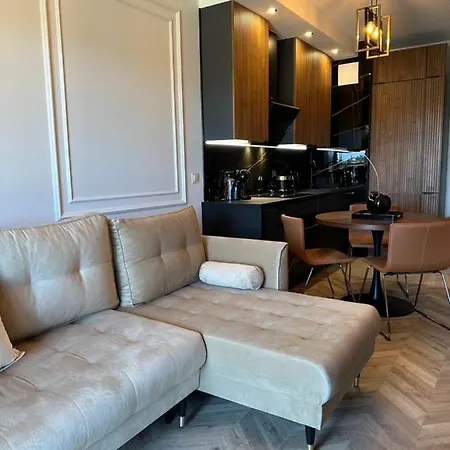 Eak Apartments-nadmotlawie *