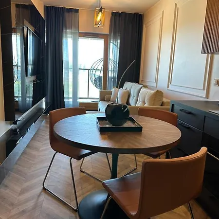 Eak Apartments-nadmotlawie *