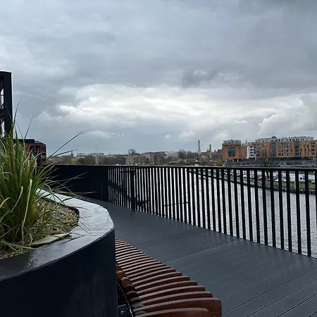 Eak Apartments-nadmotlawie דירה *