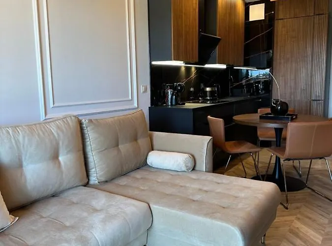 Eak Apartments-nadmotlawie *