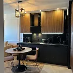 Eak Apartments-nadmotlawie 아파트 *