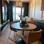 Eak Apartments-nadmotlawie *